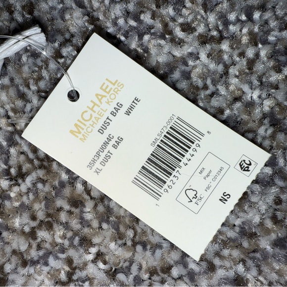 Michael Kors XLarge white dust bag - Picture 3 of 3
